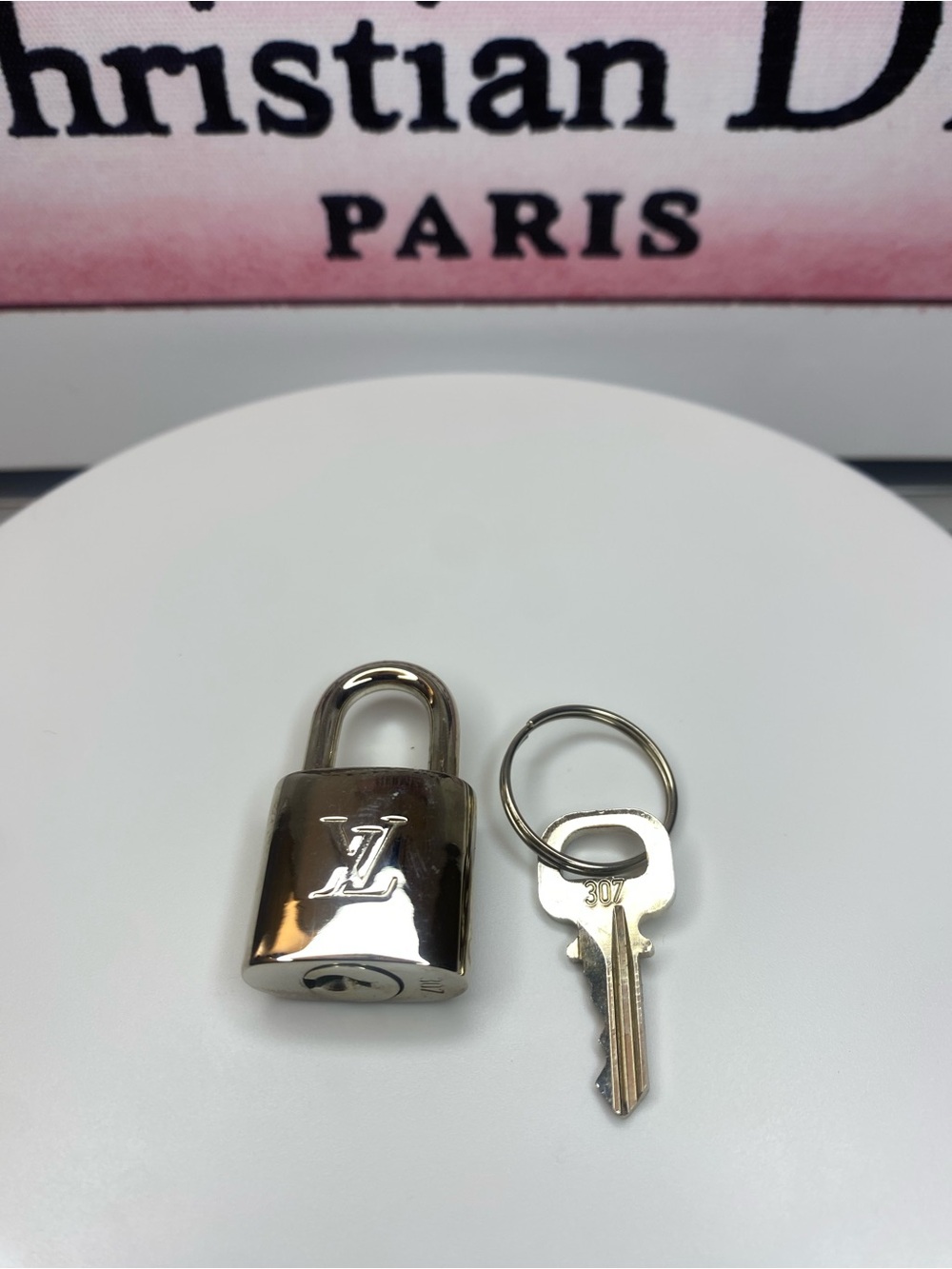 LOUIS VUITTON Silver Lock and Key Set 1 Lock/1 Key #307